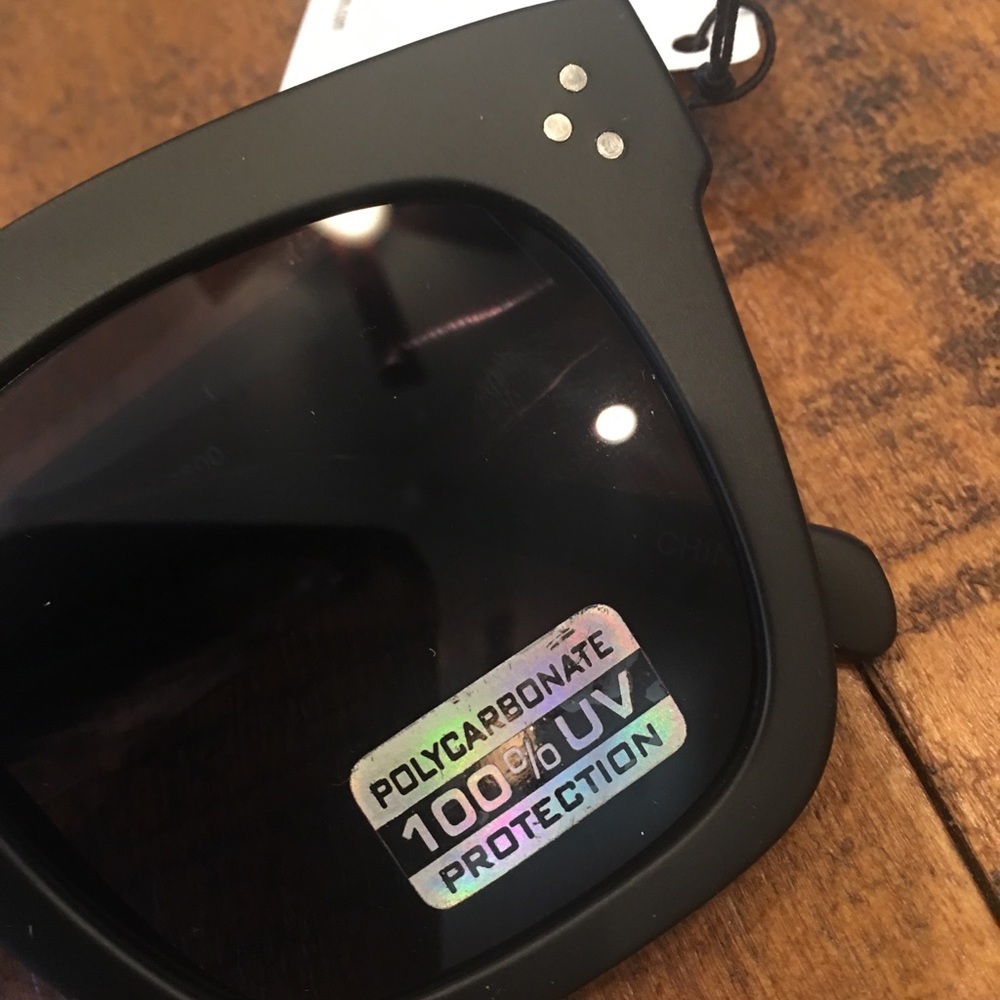 SUNGLASSES - Picture 5 of 5